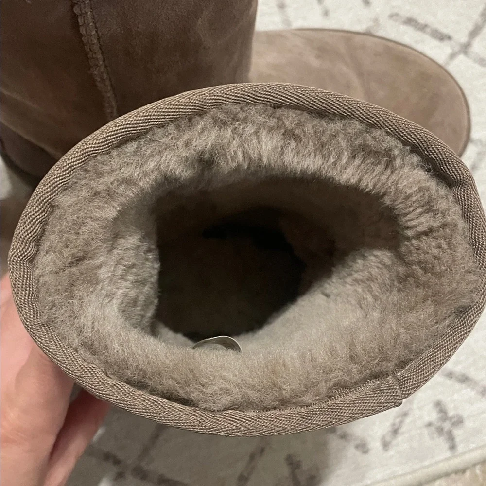 UGG Classic Short Boot Gray Size 8 - Picture 9 of 11